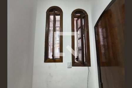 Corredor de casa para alugar com 1 quarto, 60m² em Jacarepaguá, Rio de Janeiro