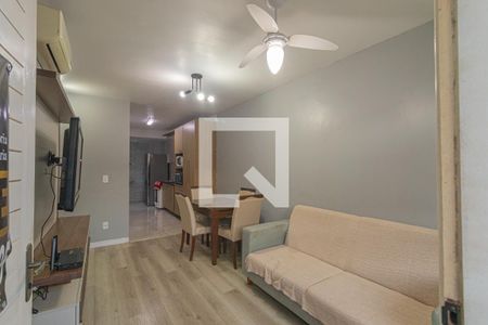 Sala de casa de condomínio à venda com 2 quartos, 60m² em Olaria, Canoas