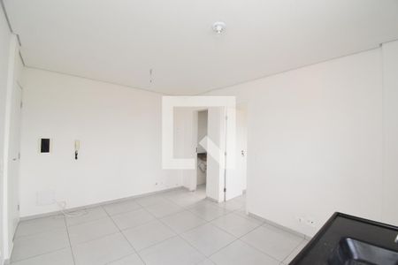 Sala/Cozinha de apartamento para alugar com 1 quarto, 38m² em Cajuru, Curitiba