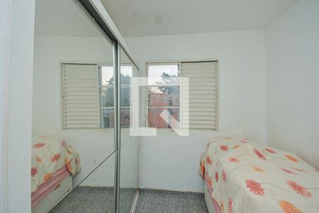 Quarto 1 de apartamento para alugar com 2 quartos, 44m² em Interlagos, São Paulo