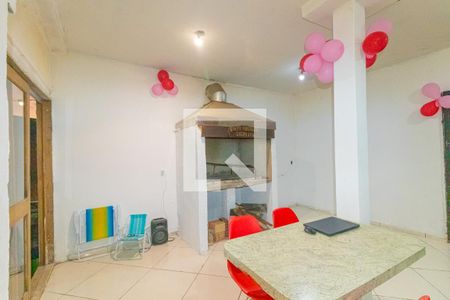 Sala de casa à venda com 2 quartos, 260m² em Harmonia, Canoas