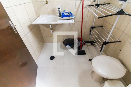 Banheiro da Suíte/Área de Serviço de casa para alugar com 2 quartos, 50m² em Cidade Líder, São Paulo