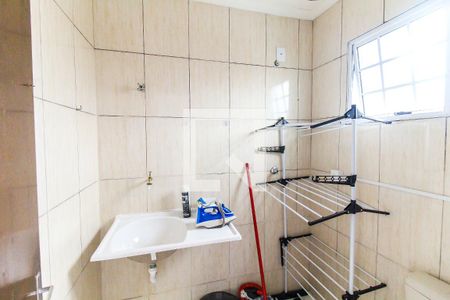 Banheiro da Suíte/Área de Serviço de casa para alugar com 2 quartos, 50m² em Cidade Líder, São Paulo