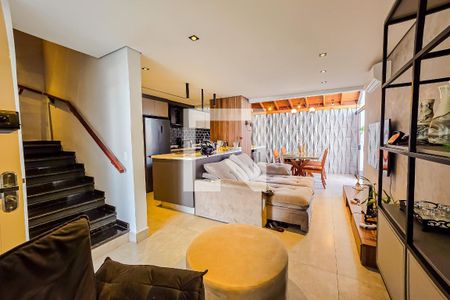 Sala de casa de condomínio à venda com 2 quartos, 127m² em Vila Metalúrgica, Santo André