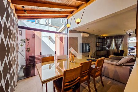 Sala de casa de condomínio à venda com 2 quartos, 127m² em Vila Metalúrgica, Santo André