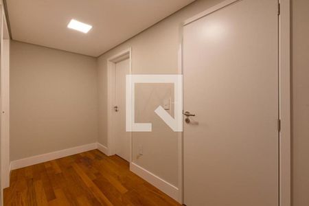 Apartamento à venda com 3 quartos, 200m² em Cambuí, Campinas