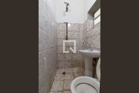 Banheiro de casa para alugar com 1 quarto, 40m² em Jardim Paulo Vi, São Paulo