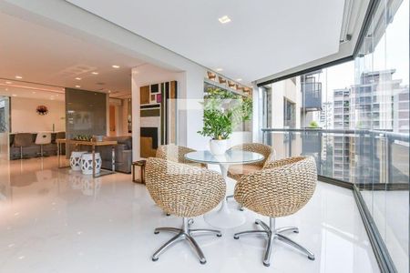 Apartamento à venda com 3 quartos, 244m² em Jardim Luzitania, São Paulo