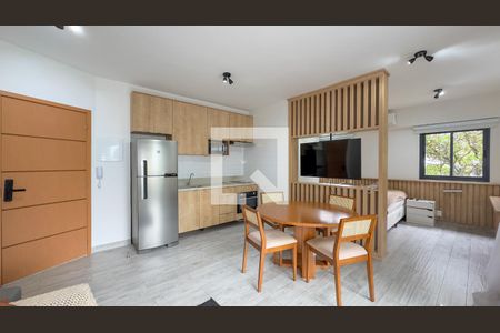 Sala e Cozinha de apartamento para alugar com 1 quarto, 42m² em Santo Amaro, São Paulo