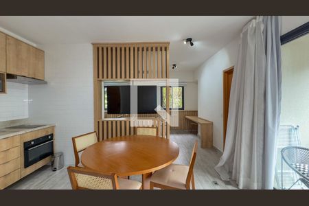 Sala e Cozinha de apartamento para alugar com 1 quarto, 42m² em Santo Amaro, São Paulo