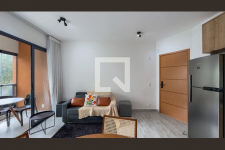 Sala e Cozinha de apartamento para alugar com 1 quarto, 42m² em Santo Amaro, São Paulo