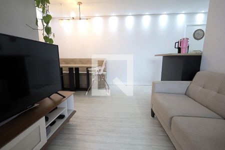 Sala de apartamento à venda com 2 quartos, 64m² em Vila Curuçá, Santo André