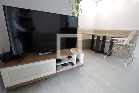 Sala de apartamento à venda com 2 quartos, 64m² em Vila Curuçá, Santo André