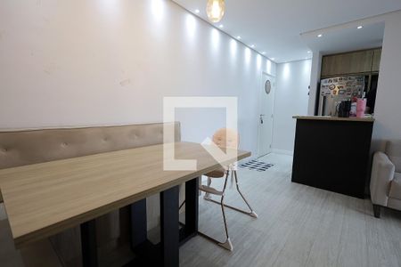 Sala de apartamento à venda com 2 quartos, 64m² em Vila Curuçá, Santo André