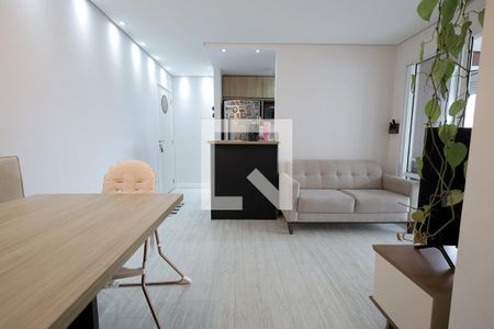 Sala de apartamento à venda com 2 quartos, 64m² em Vila Curuçá, Santo André