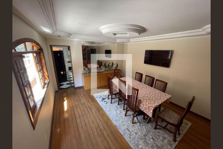 Casa à venda com 4 quartos, 300m² em Penha de França, São Paulo