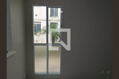 Sala de apartamento para alugar com 2 quartos, 45m² em Estância Guatambu, Itaquaquecetuba