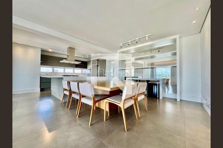 Apartamento à venda com 3 quartos, 213m² em Cambuí, Campinas