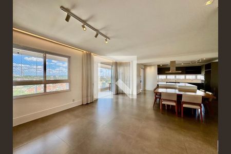 Apartamento à venda com 3 quartos, 213m² em Cambuí, Campinas