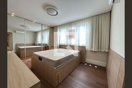 Suíte 1 de apartamento para alugar com 3 quartos, 160m² em Centro, Florianópolis