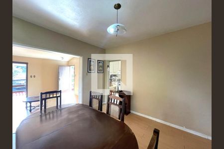 Casa à venda com 3 quartos, 180m² em Fião, São Leopoldo