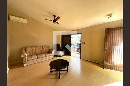 Casa à venda com 3 quartos, 180m² em Fião, São Leopoldo