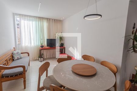 Sala de apartamento à venda com 2 quartos, 61m² em Sagrada Família, Belo Horizonte