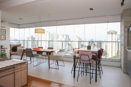Sala e Varanda Gourmet de apartamento à venda com 4 quartos, 145m² em Vila Romana, São Paulo