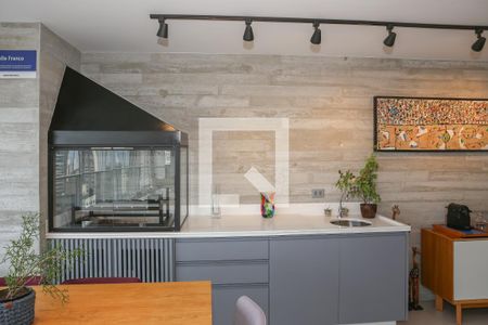 Sala e Varanda Gourmet de apartamento à venda com 4 quartos, 145m² em Vila Romana, São Paulo