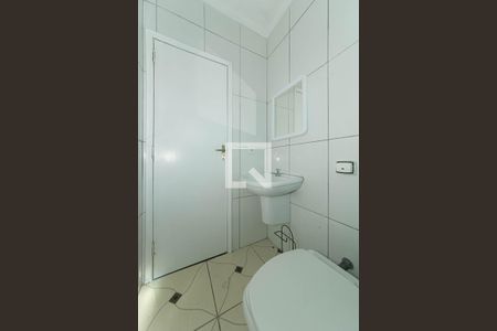 Banheiro de casa para alugar com 2 quartos, 75m² em Vila Santa Lucia, São Paulo