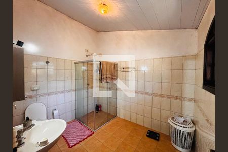 Banheiro suíte 1 de casa à venda com 4 quartos, 500m² em Portal da Serra, Barueri