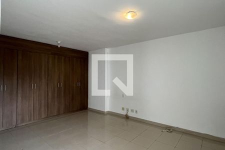 Suite de casa para alugar com 3 quartos, 166m² em Ponta da Praia, Santos