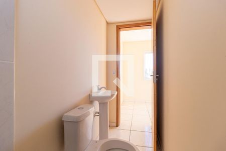Banheiro de kitnet/studio à venda com 1 quarto, 20m² em Lindoia, Curitiba