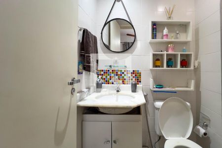 Banheiro do quarto 1 de apartamento para alugar com 3 quartos, 70m² em Cambuci, São Paulo