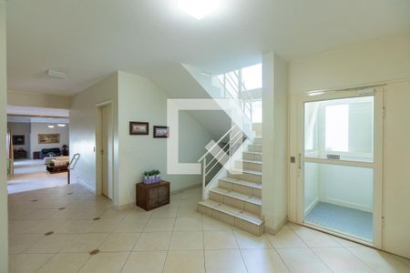 Hall de Entrada e do Elevador da Casa de casa de condomínio à venda com 6 quartos, 630m² em Vila Hollândia, Campinas