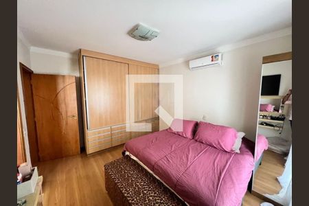 Casa de Condomínio à venda com 3 quartos, 270m² em Swiss Park, Campinas