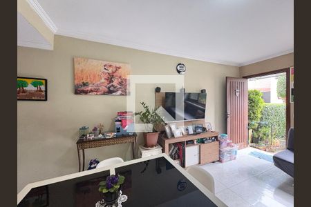 Sala de casa de condomínio à venda com 2 quartos, 100m² em Jardim Regina, São Paulo