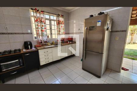 Casa à venda com 3 quartos, 227m² em Jardim Noêmia, Campinas