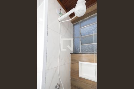 Banheiro de casa para alugar com 1 quarto, 24m² em Vila Pedra Branca, São Paulo