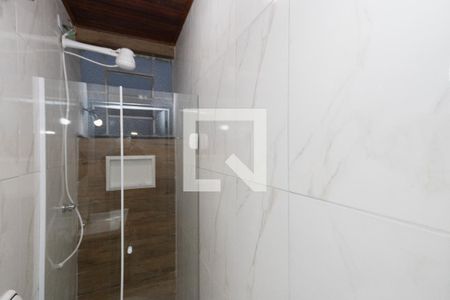 Banheiro de casa para alugar com 1 quarto, 24m² em Vila Pedra Branca, São Paulo