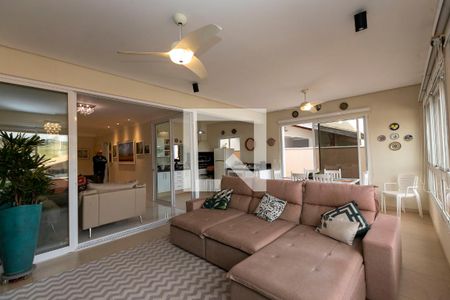 SALA DE TV de casa de condomínio à venda com 4 quartos, 200m² em Fazenda Santa Cândida, Campinas