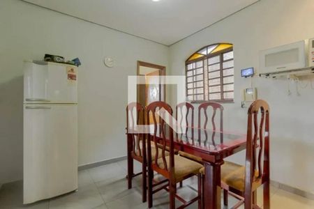 Foto 05 de casa à venda com 3 quartos, 145m² em Califórnia, Belo Horizonte