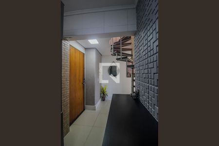 Corredor de apartamento para alugar com 2 quartos, 98m² em Menino Deus, Porto Alegre