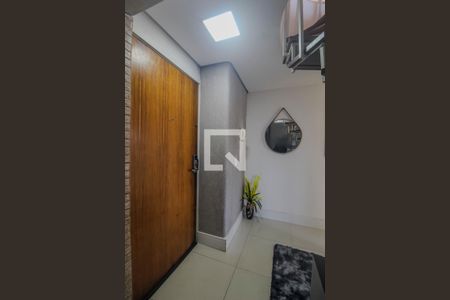 Corredor de apartamento para alugar com 2 quartos, 98m² em Menino Deus, Porto Alegre