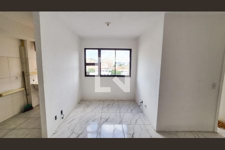 Sala de apartamento para alugar com 2 quartos, 40m² em Vaz Lobo, Rio de Janeiro