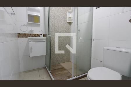 Banheiro social  de casa para alugar com 1 quarto, 60m² em Jardim Caiçara, Cabo Frio