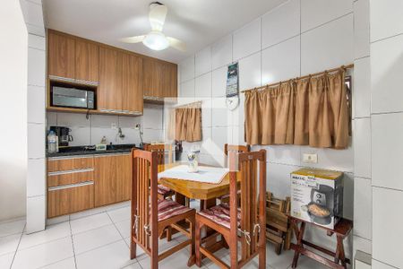 Cozinha  de apartamento para alugar com 1 quarto, 42m² em Vila Assuncao, Praia Grande