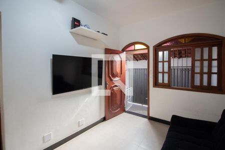 Sala de casa à venda com 3 quartos, 120m² em Copacabana, Belo Horizonte