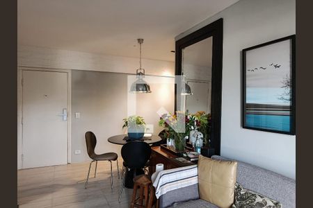 Sala de apartamento à venda com 2 quartos, 68m² em Vila Madalena, São Paulo