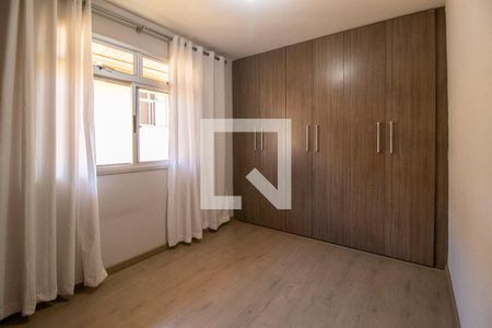 Quarto 1 de apartamento para alugar com 2 quartos, 53m² em Campo Comprido, Curitiba
